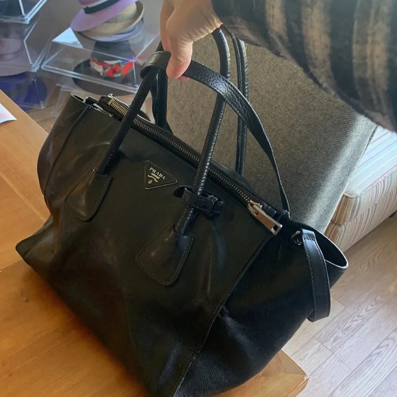 Good condition PRADA BAG black smooth soft leather double handle satchel - Picture 9 of 12